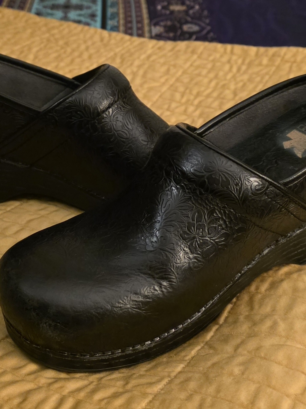 Dansko Women's Black Embossed Leather Clogs Size 38 - Picture 3 of 6